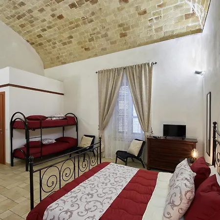 Secrets Bed & Breakfast 3*